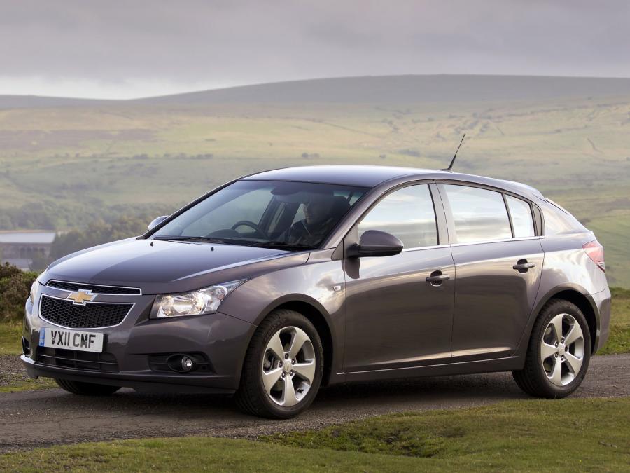  Chevrolet Cruze Hatchback 2011 года  (UK) (фото 30 из 43)